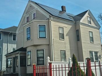 1110 River St