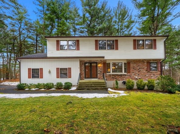2 Garfield Ln W, Andover MA 01810