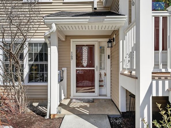 169 Tyson Common Lane 169, Braintree MA 02184