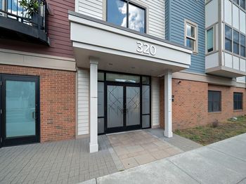 320 Maverick St