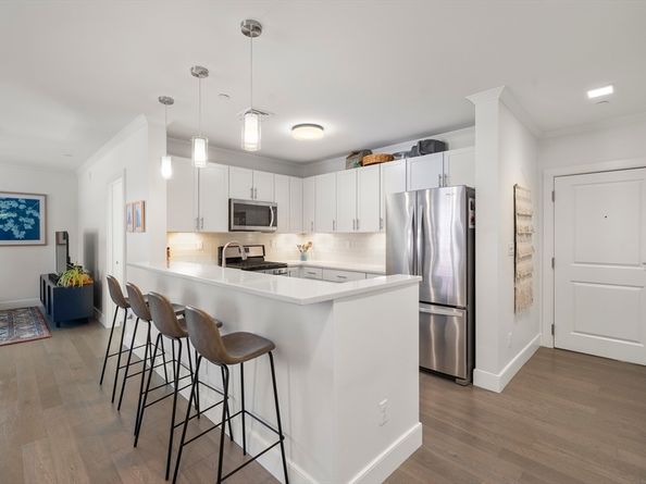 320 Maverick St 209, Boston MA 02128