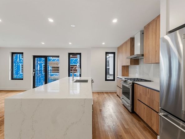 6 Devine Way 1, Boston MA 02127