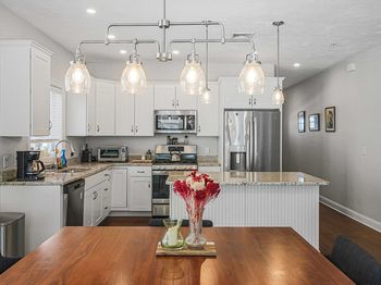 831 Ledgewood Way