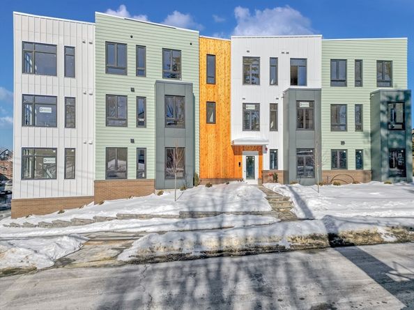 34 Oak Street 103, Boston MA 02136