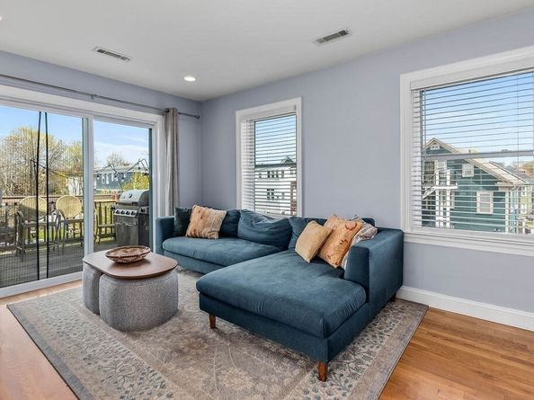 10 Irma St 3, Boston MA 02124