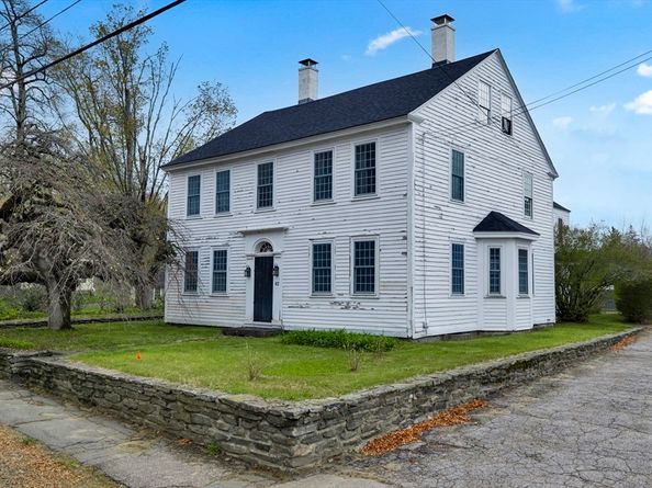 82 Petersham Rd, Hardwick MA 01037