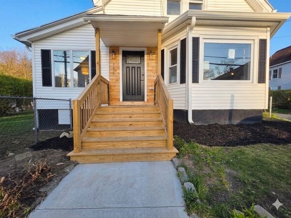 156 Beech St, Fitchburg MA 01420