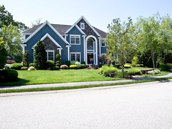 10 Woodbury Ln