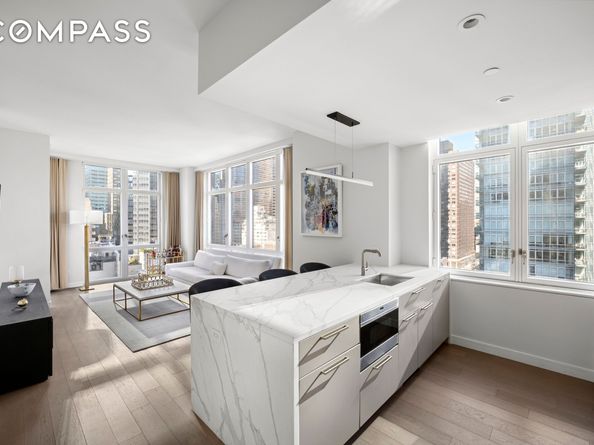 305 East 51st Street 11D, New York NY 10022