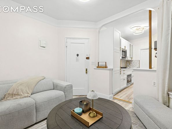 228 West 17th Street 4B, New York NY 10011