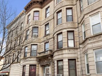 782 Lincoln Place