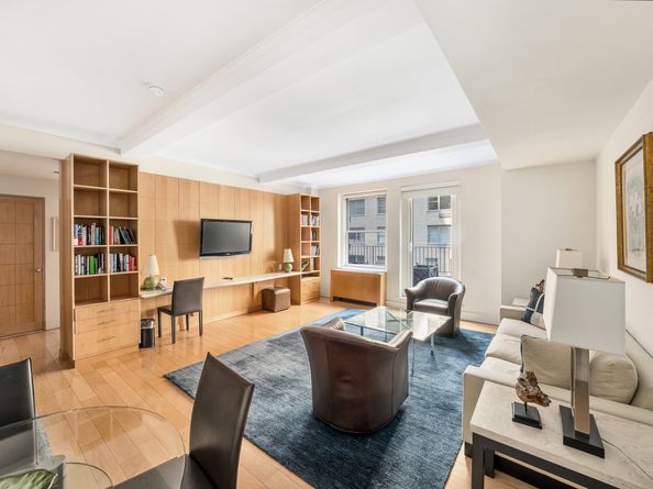 111 East 56th Street 1206, New York NY 10022