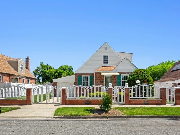 106-25 215th Street, Queens NY 11429