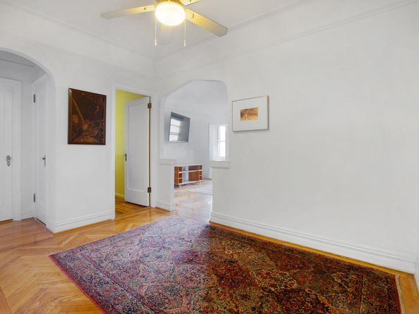 687 West 204th Street 6D, New York NY 10034