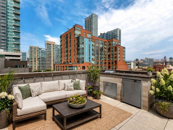 5-26 47th Avenue 2A, Queens NY 11101