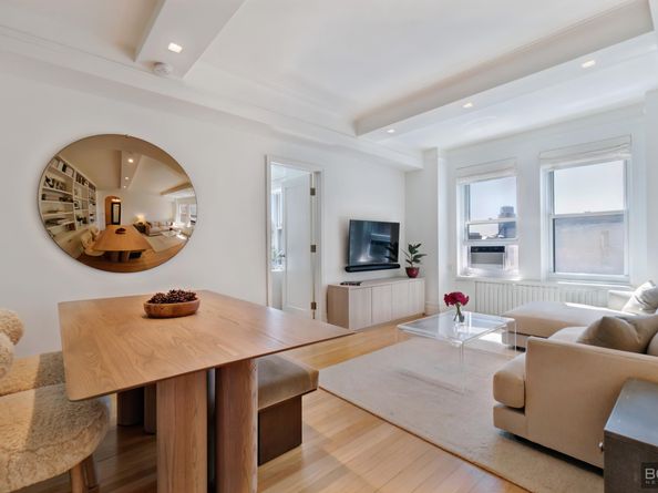 7 Park Avenue 19B, New York NY 10016