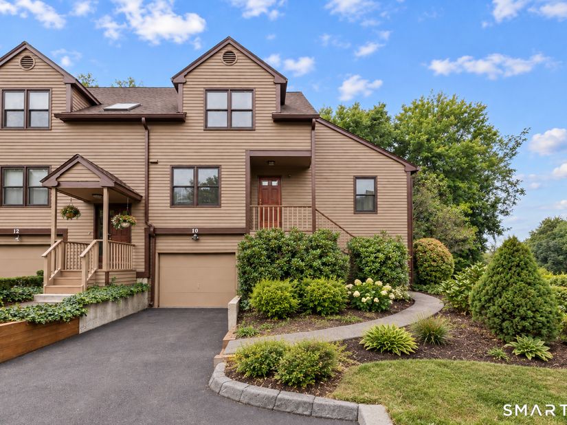 10 Edgehill Circle 10, Monroe CT 06468