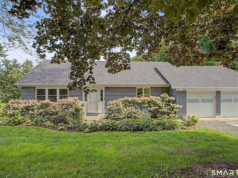 19 Governors Lane, Bethel CT 06801