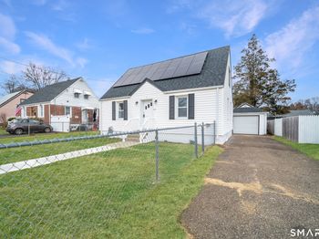 484 Reitter Street W