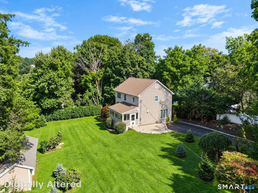 32 Taagan Point Drive, Danbury CT 06811