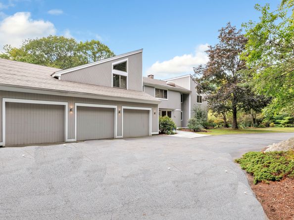 28 Strawberry Lane, Shelton CT 06484