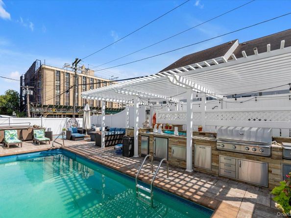 500 W Penn Street, Long Beach NY 11561