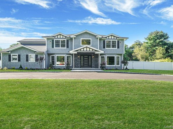 14 Quintree Lane, Melville NY 11747