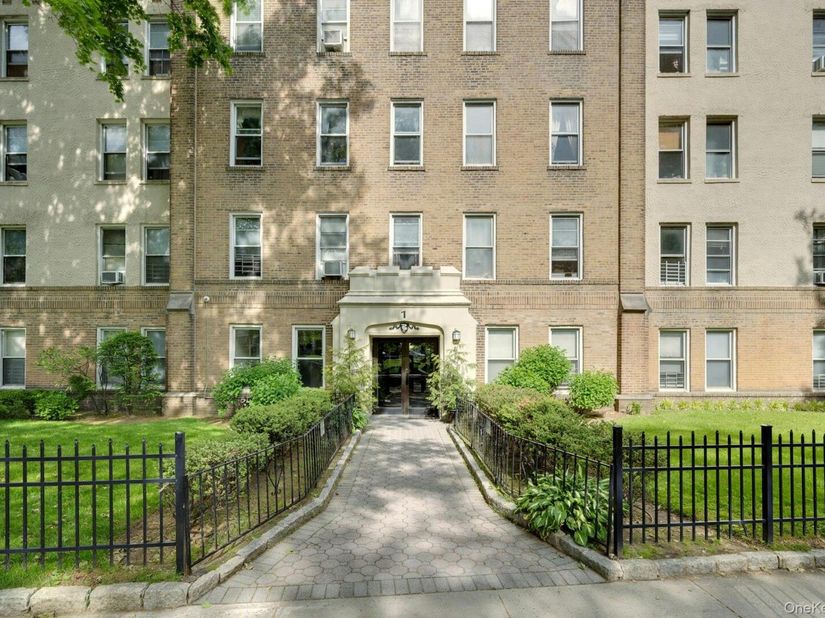 472 Gramatan Avenue A3, Mount Vernon NY 10552