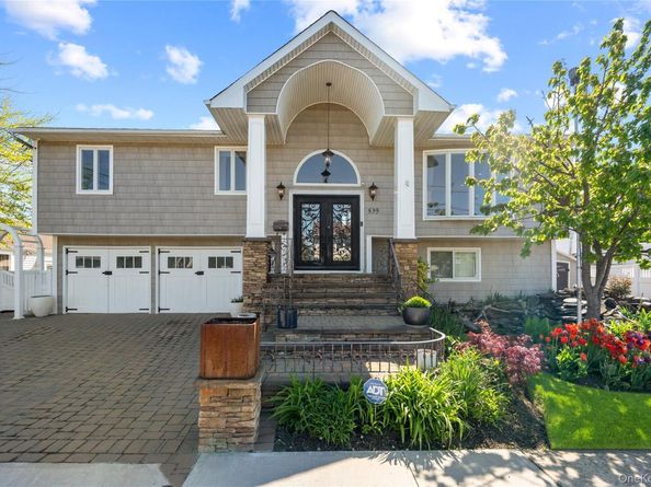 539 Nassau Avenue, Freeport NY 11520