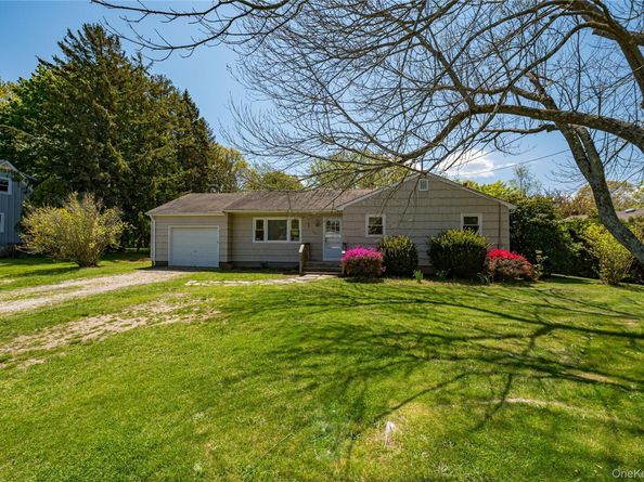 6200 New Suffolk Avenue, Mattituck NY 11952