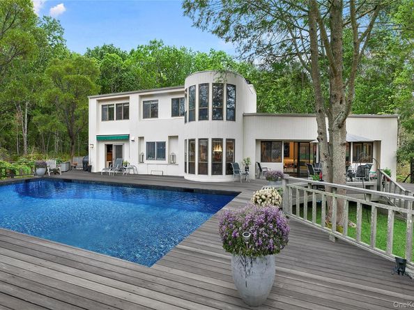 6 Wagon Lane, East Hampton NY 11937