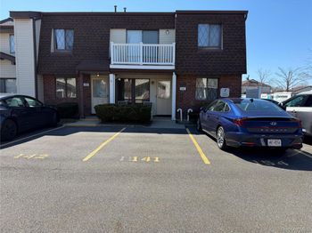 141 Cambridge Drive E