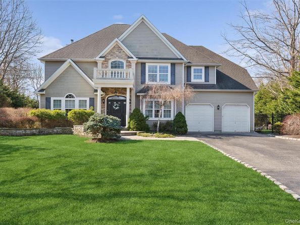 51 Savanna Circle, Mount Sinai NY 11766