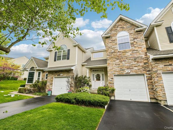 71 Manitou Trail, Kings Park NY 11754