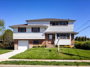 24 Roxbury Avenue