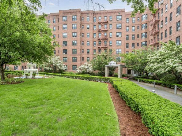 84-01 Main Street 107, Briarwood NY 11435