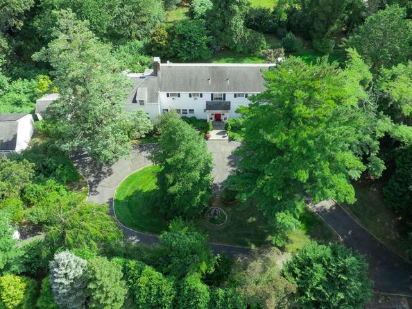 12 W Mall Drive, Huntington NY 11743