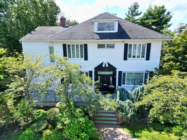 19 Margaret Avenue, Lawrence NY 11559