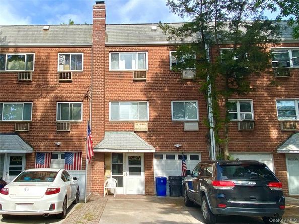 84-05 266th Street, Floral Park NY 11001