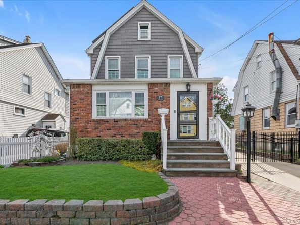 17 Everett Street, Lynbrook NY 11563