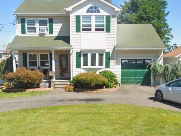 811 County Line Road, Amityville NY 11701