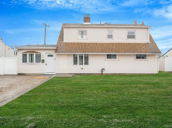 27 Mallard Road, Levittown NY 11756