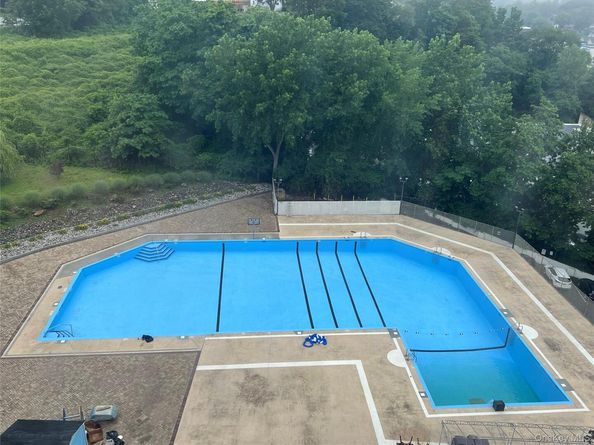 1853 Central Park Avenue 10C, Yonkers NY 10710