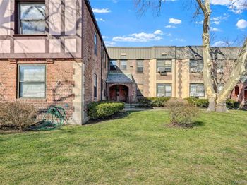 7707 Ditmars Boulevard