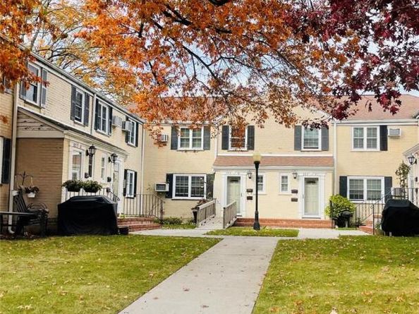 222-17 69th Avenue 17A, Bayside NY 11364