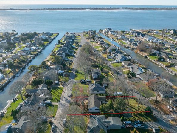 14 Whiting Road, East Quogue NY 11942