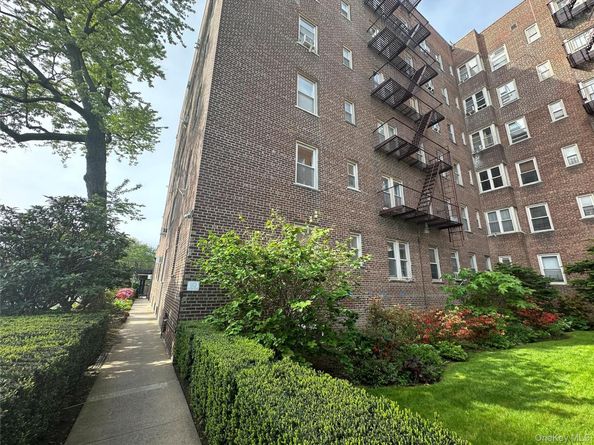 84-49 168th Street 4S, Jamaica Hills NY 11432