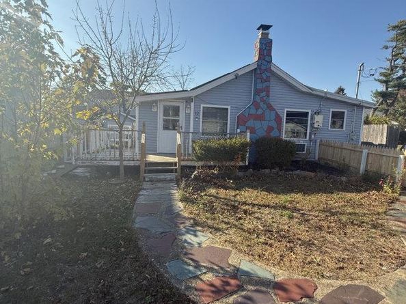 Undisclosed Address #931312, West Babylon NY 11704