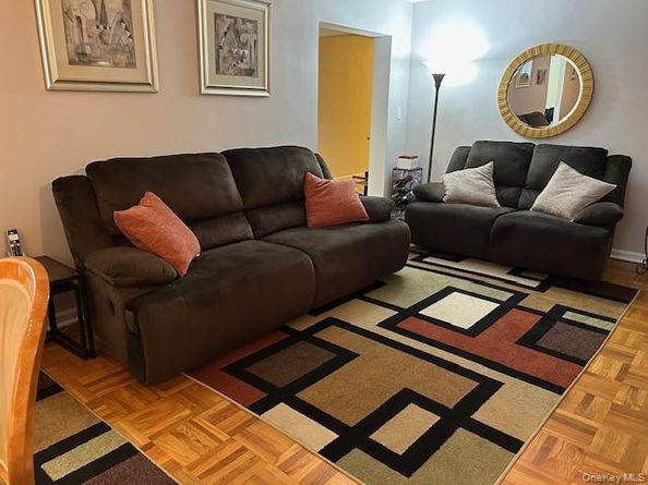 450 Pelham Road 1B, New Rochelle NY 10805