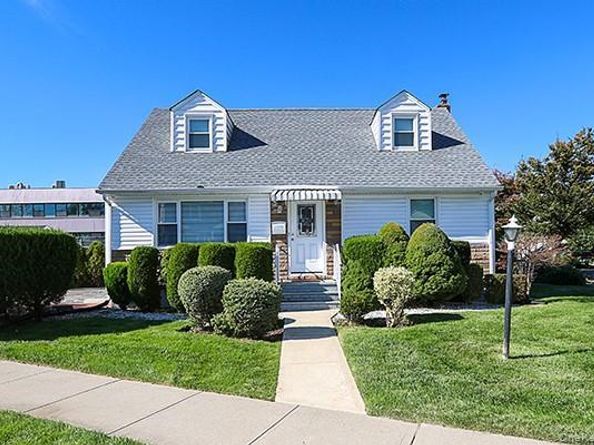 132 Bethel Road, Albertson NY 11507